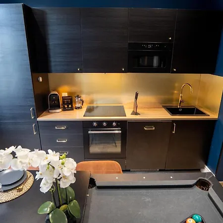 Capsule Temps Suspendu - Balnéo, Cinema&billard *