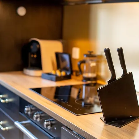 Apartman Capsule Temps Suspendu - Balneo, Cinema & Billard *