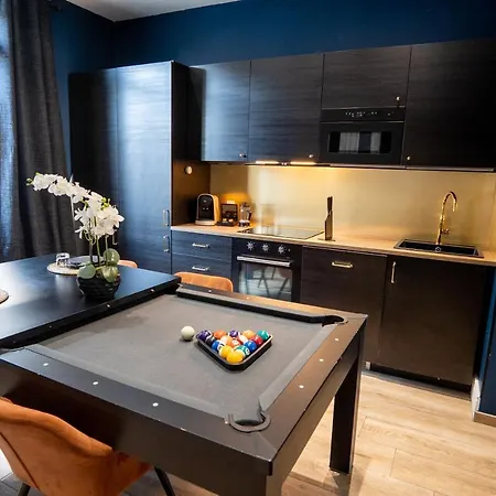 Apartman Capsule Temps Suspendu - Balneo, Cinema & Billard *