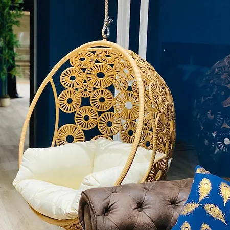 Capsule Temps Suspendu - Balneo, Cinema & Billard Apartman *