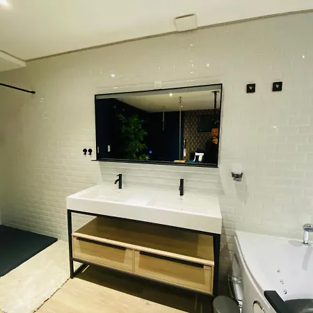 Appartamento Capsule Temps Suspendu - Balnéo, Cinema&billard *