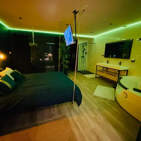 Apartman Capsule Temps Suspendu - Balneo, Cinema & Billard *